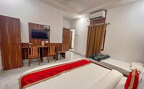 Hotel Embassy